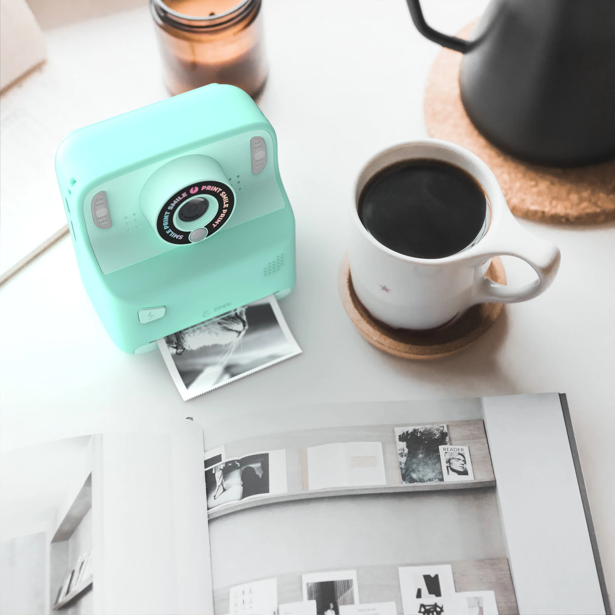 MOB Paris - PixiSmiley Camera | Blue