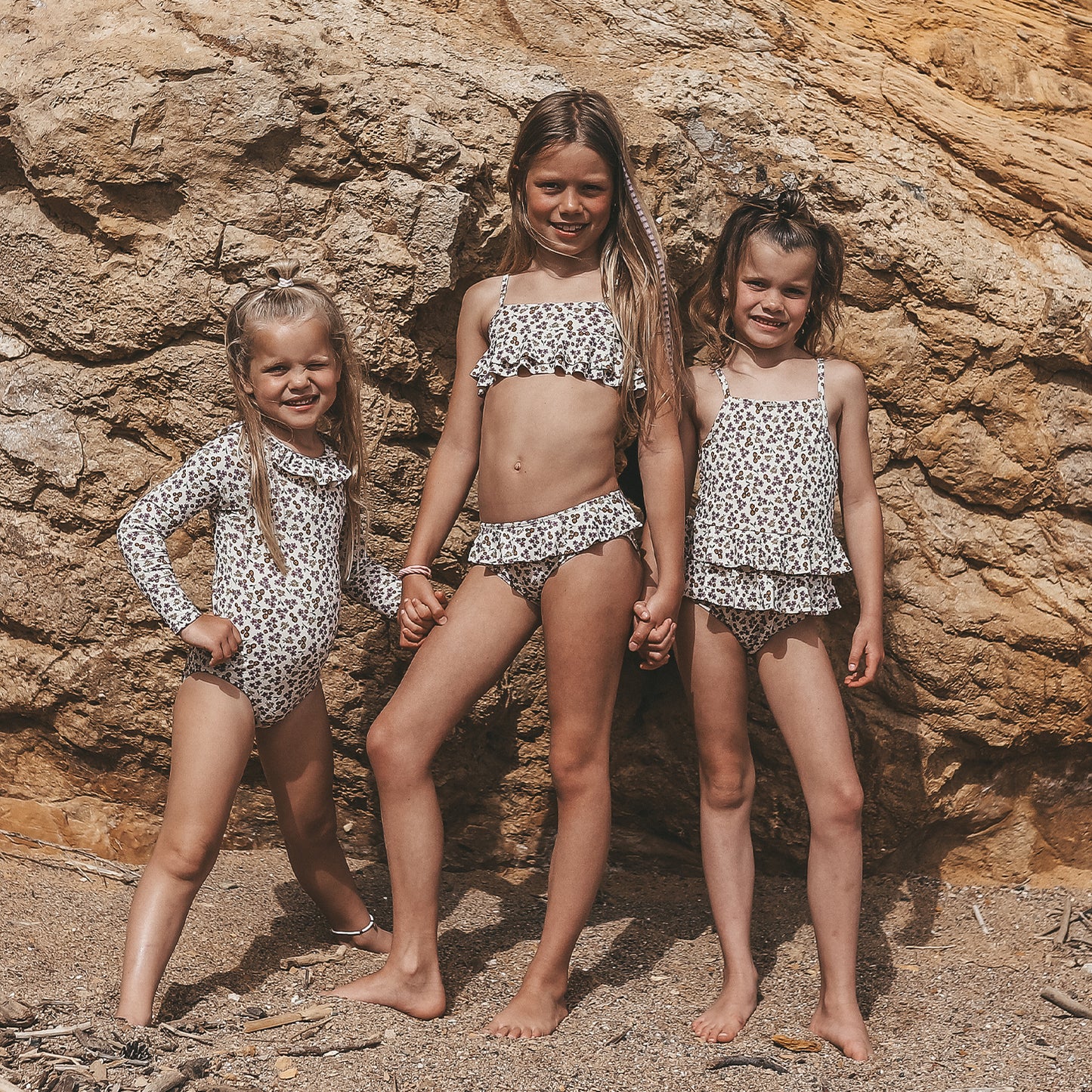 Salted Stories - Sparkly Flower Swimsuit – White Swan | Betoverend Meisjes Badpak met Glitterdetails