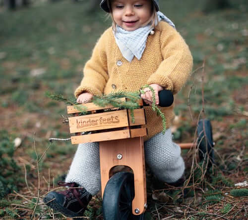 Kinderfeets houten fietskrat