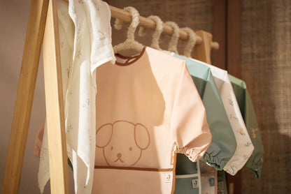 Jollein - Waterproof Bib With Sleeves – Nintje Peekaboo Wild Rose | Waterdichte Slab met Mouwen voor Baby’s & Peuters
