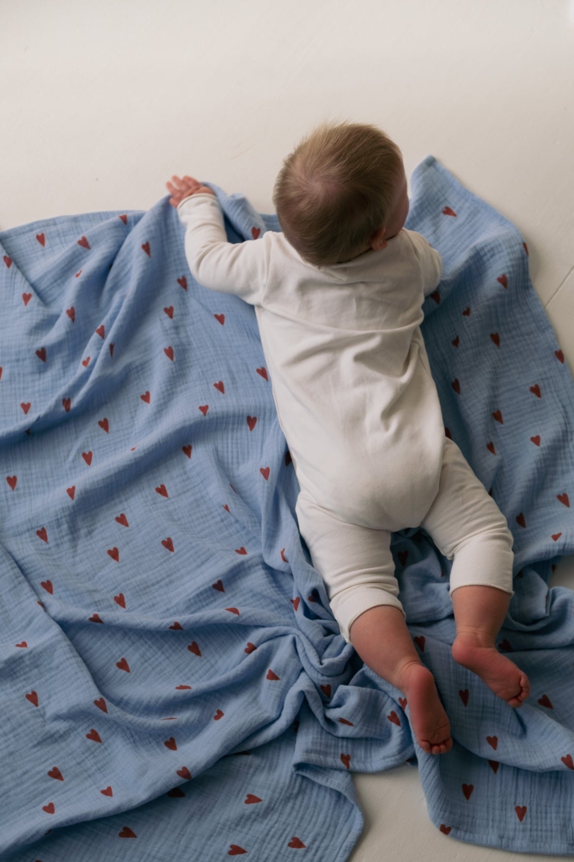 Studio Noos – Light Blue Hearts Swaddle 120x120 cm Large