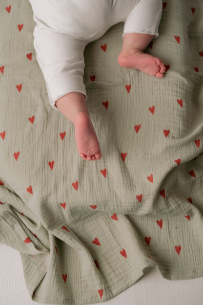 Studio Noos – Sage Green Hearts Swaddle 120x120 cm Large