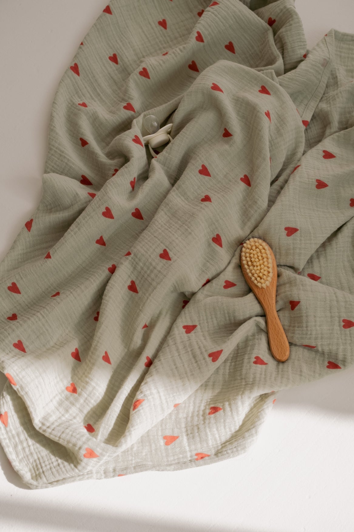 Studio Noos – Sage Green Hearts Swaddle 120x120 cm Large