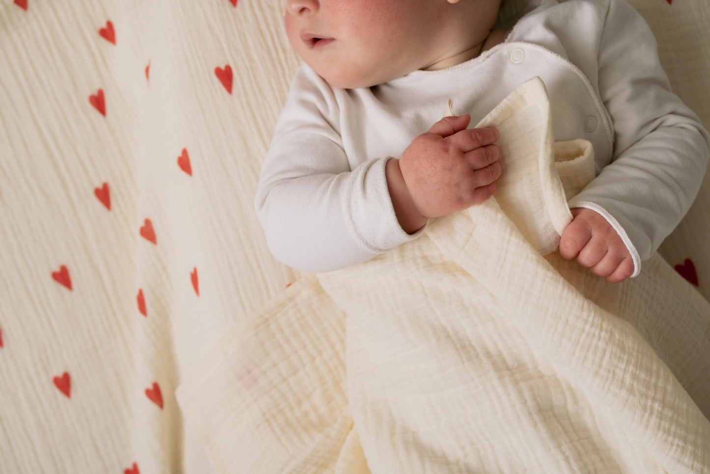 Studio Noos – Neutral Hearts Swaddle 70×70 cm