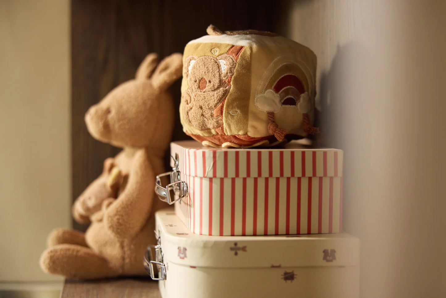 Jollein - Activity Cube – Kangaroots | Zachte Activiteitenkubus voor Baby’s
