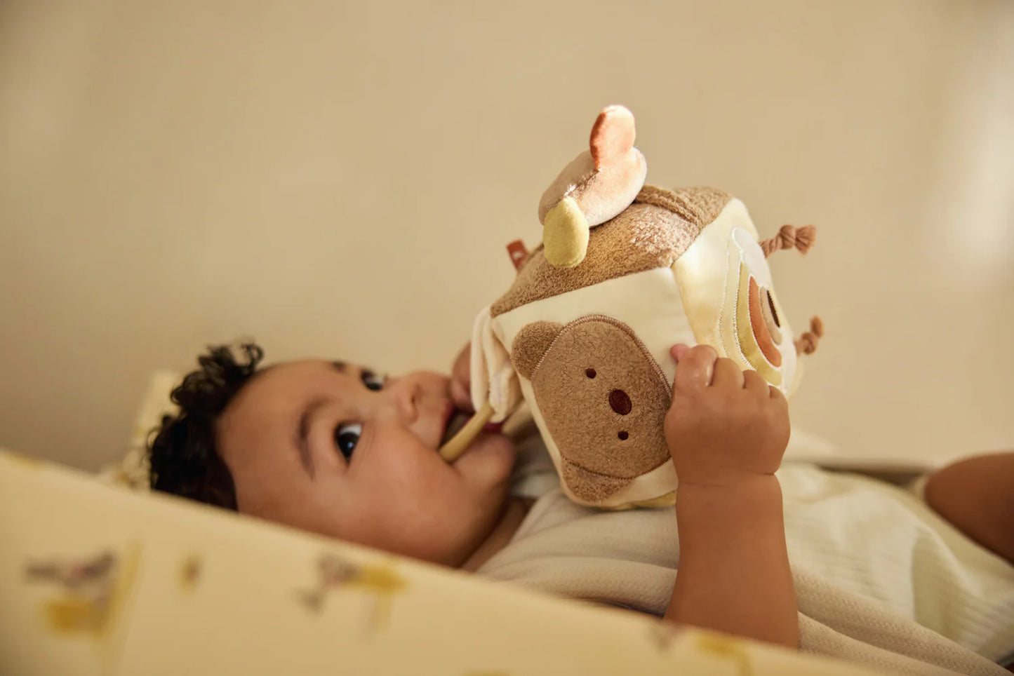Jollein - Activity Cube – Kangaroots | Zachte Activiteitenkubus voor Baby’s