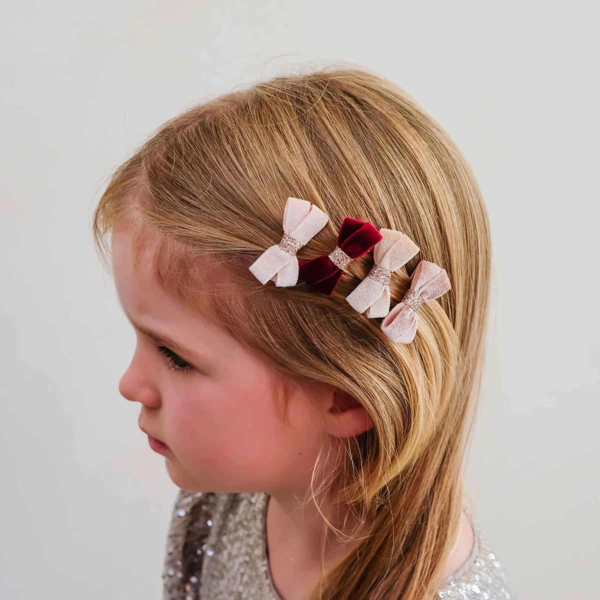 Mimi & Lula – Glitter Velvet Bow Salon Hair Clips | 4 stuks