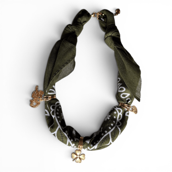Feestbeest - Bandana Ketting Legergroen met bedel