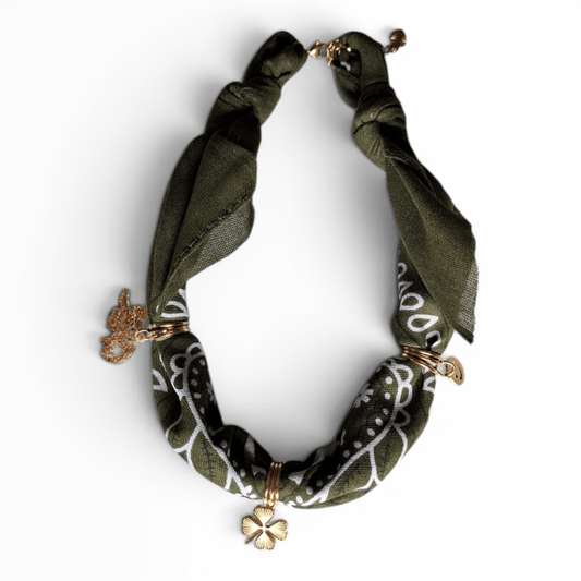 Feestbeest - Bandana Ketting Legergroen met bedel