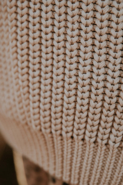 Yuki - Chunky Knitted Sweater Moon