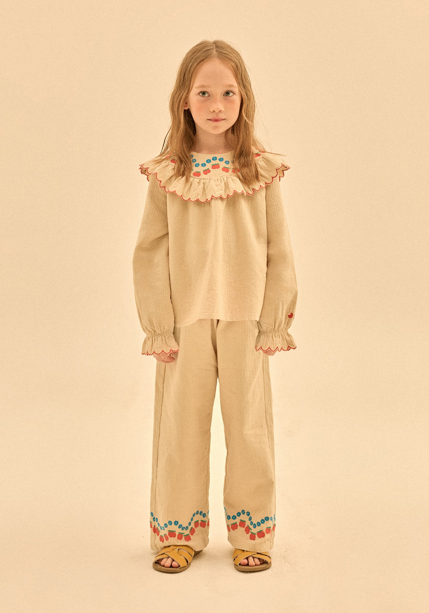 Jelly Mallow – Apple Flower Ruffle Blouse Beige