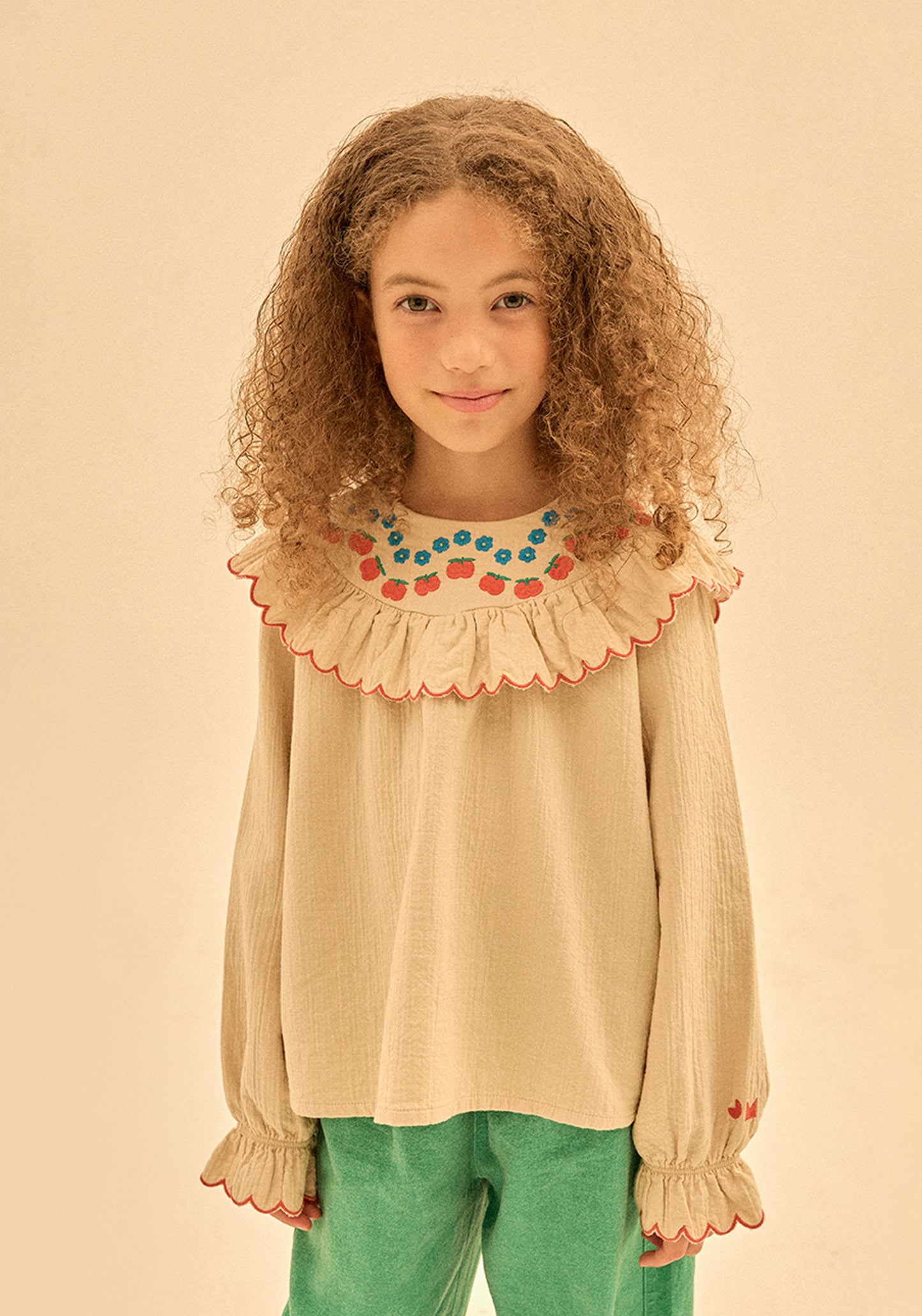 Jelly Mallow – Apple Flower Ruffle Blouse Beige