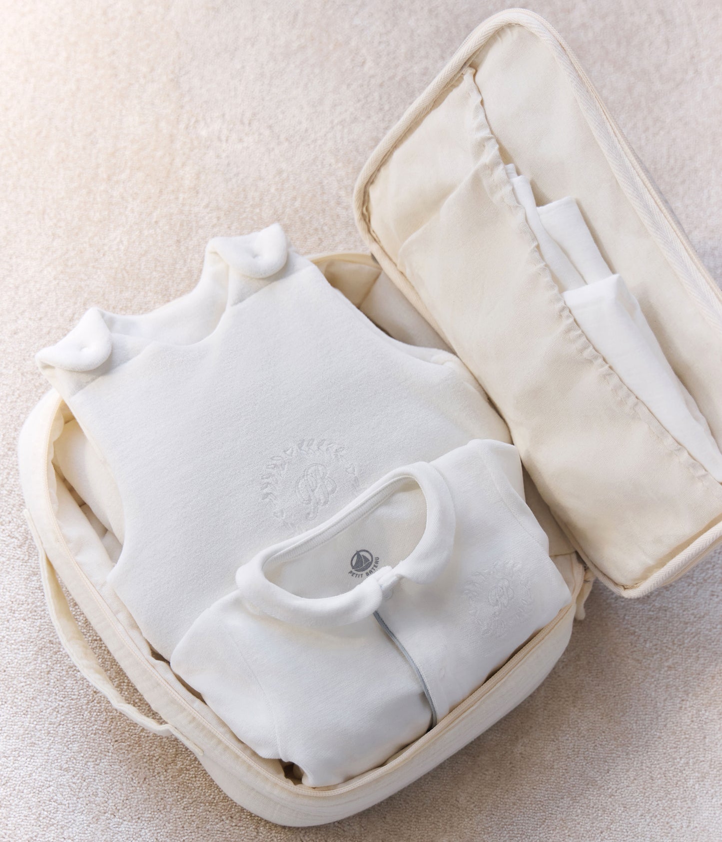 Petit Bateau - Geboortekoffertje van luchtig katoen met borduursel voor baby's