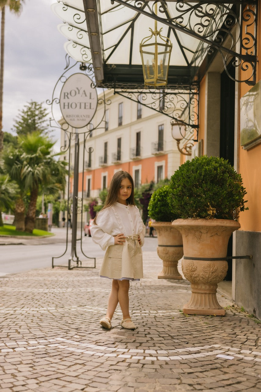 Charlie Petite - Charmaine Blouse White&Flower