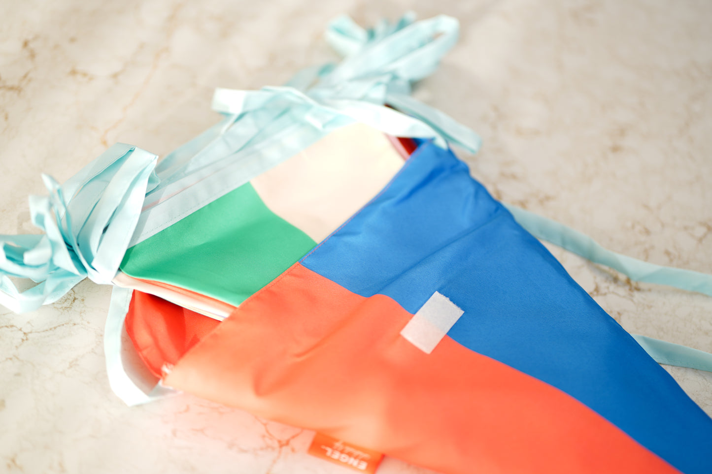 Engel. – Slingers | Circus Large