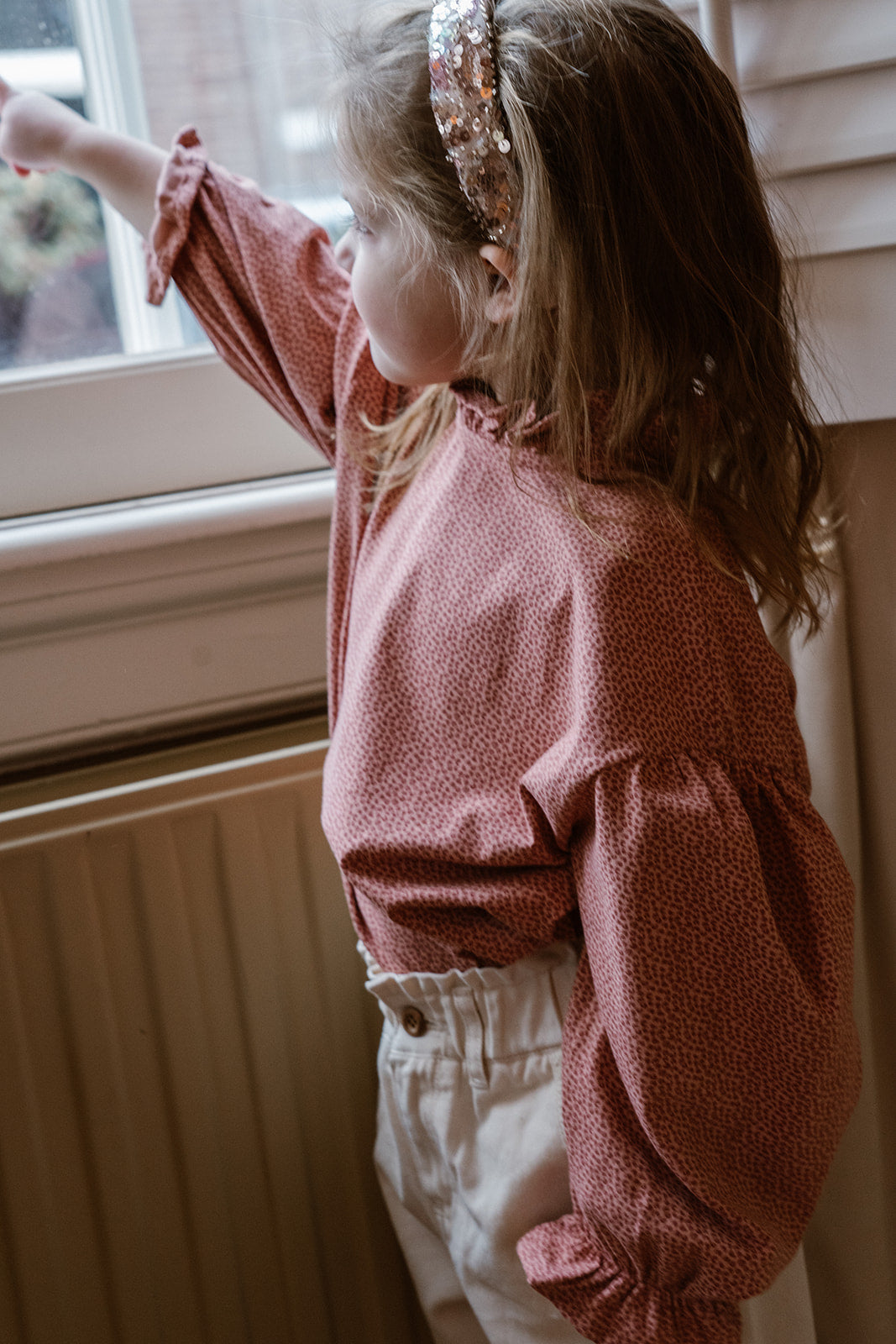 Navy Natural - The Navy Mom Jeans Creme