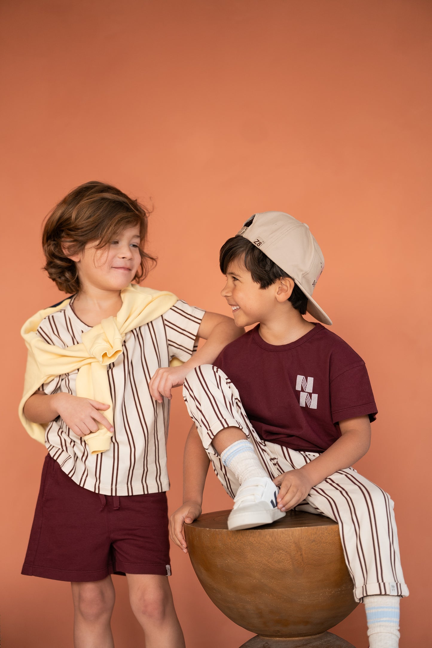 Navy Natural – Niels Short Burgundy