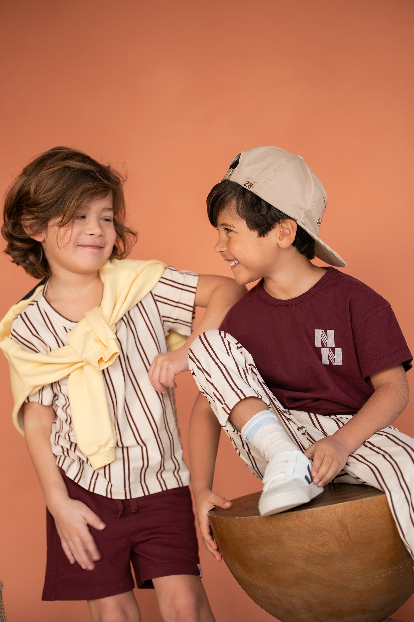 Navy Natural – Niels Short Burgundy