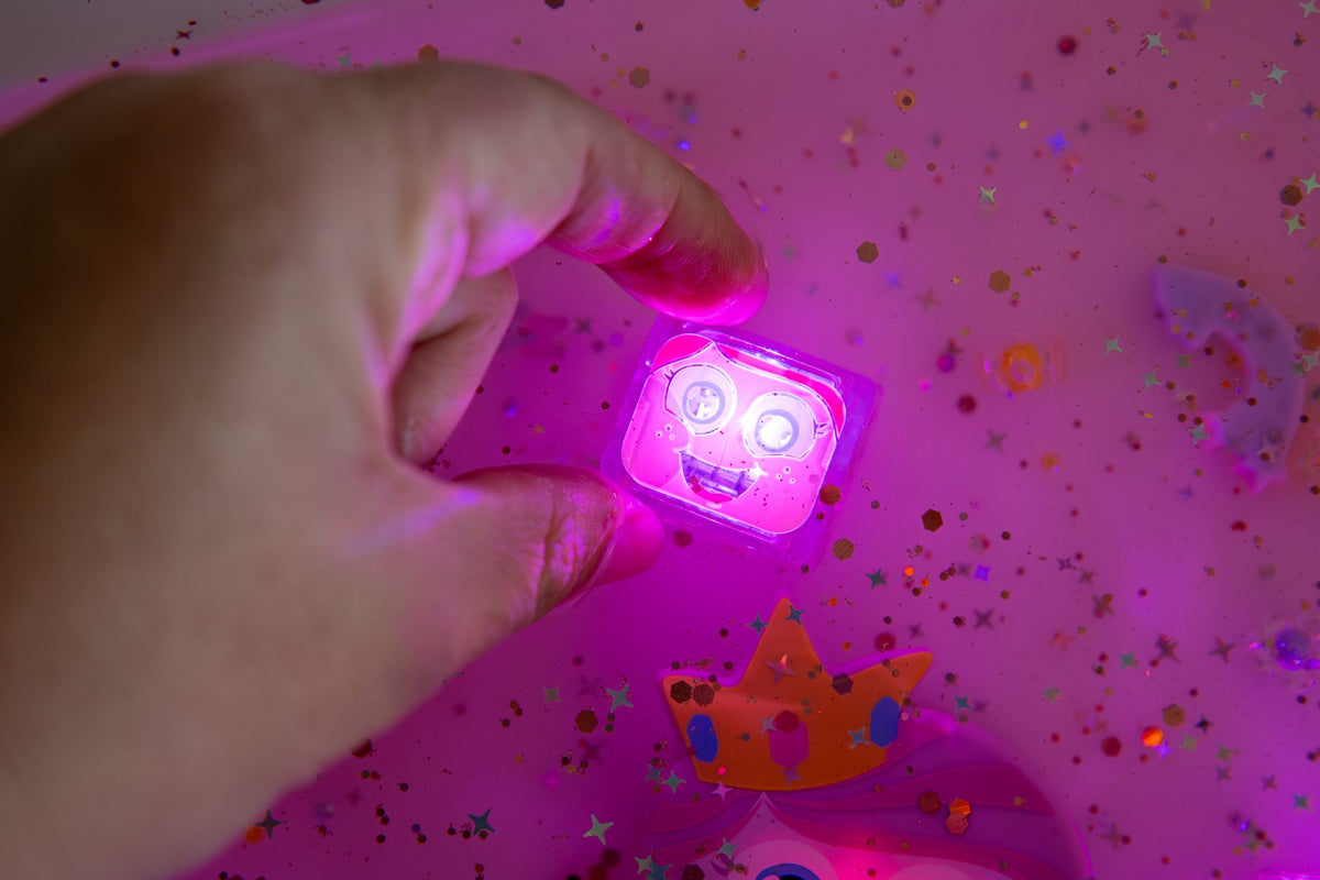 Glo Pals - Ida Pal Light-Up Cubes (lichtgevend badspeelgoed)
