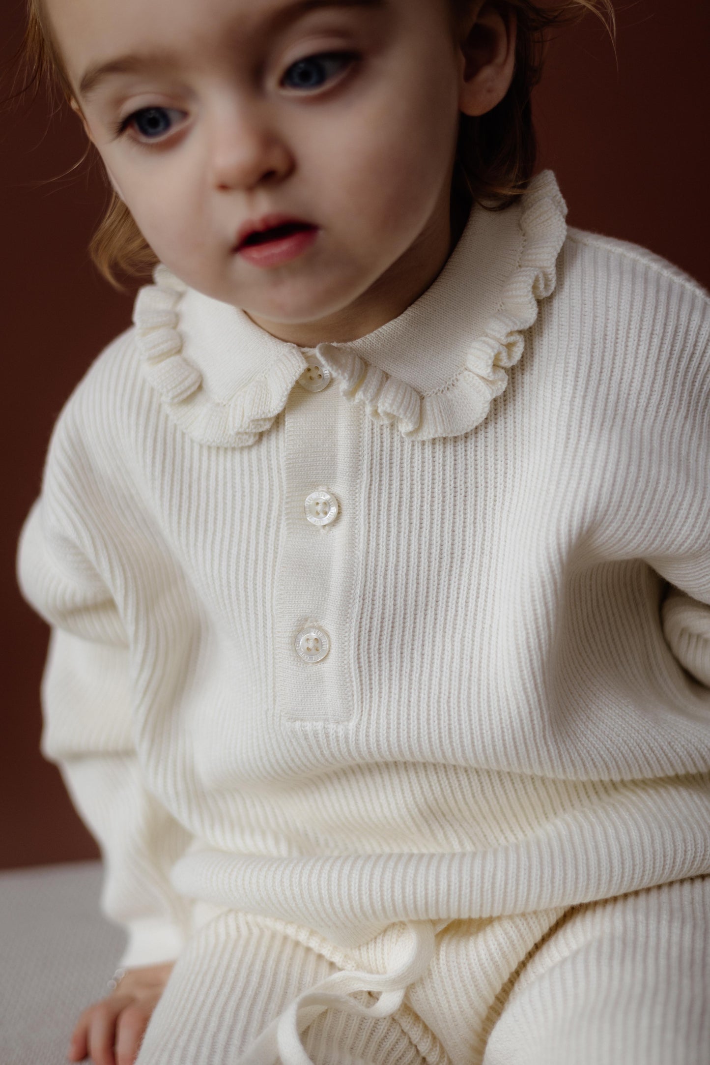 Levv  - Nikola Gebreide Sweater White Cream | Elegante Katoenen Meisjessweater met Ruches