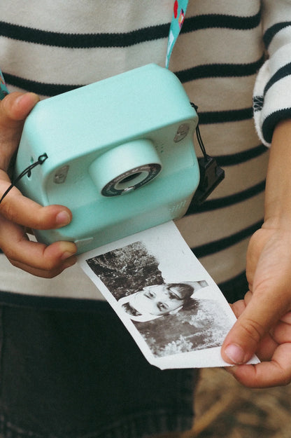 MOB Paris - PixiSmiley Camera | Blue