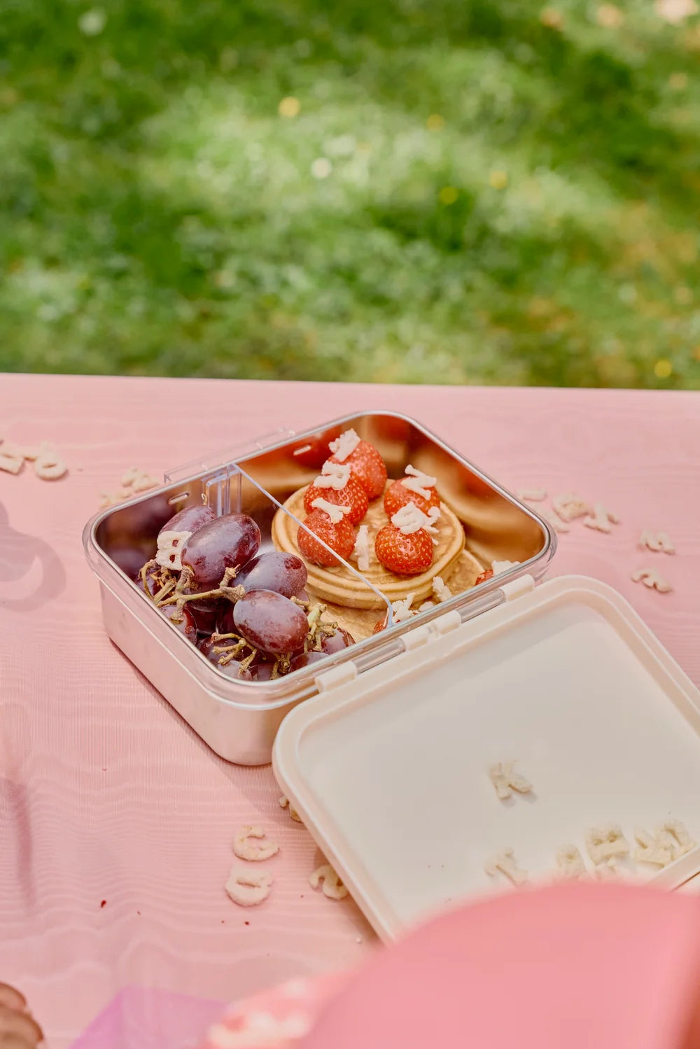 Studio Noos - Stainless Steel Lunchbox | Fantasy Feast