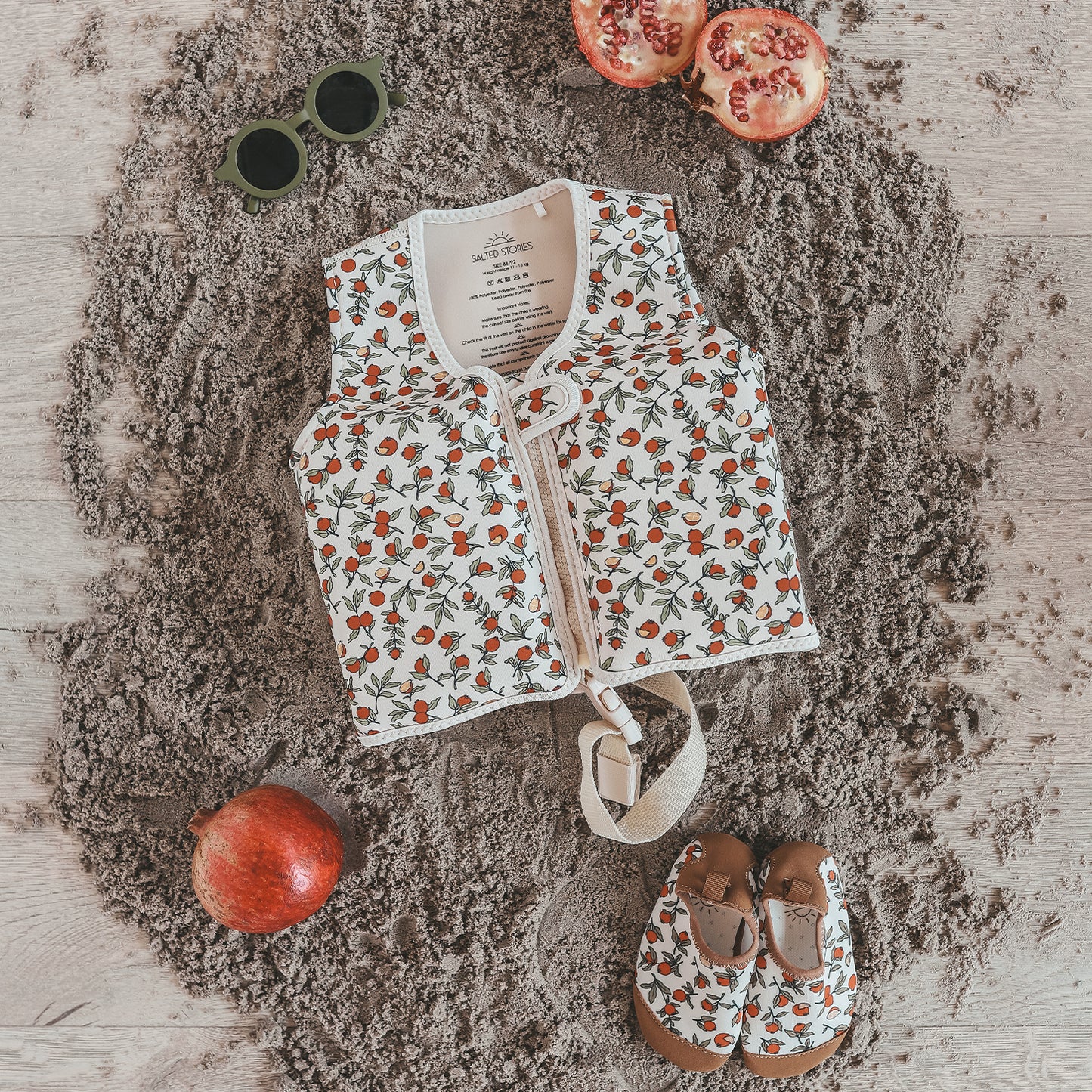Salted Stories - Pommegranate Floating Vest – White Swan | Veilig & Stijlvol Zwemvest voor Meisjes