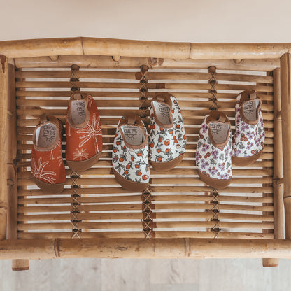 Salted Stories - Sparkly Flower Water Shoes – White Swan | Comfortabele & Veilige Waterschoentjes voor Meisjes