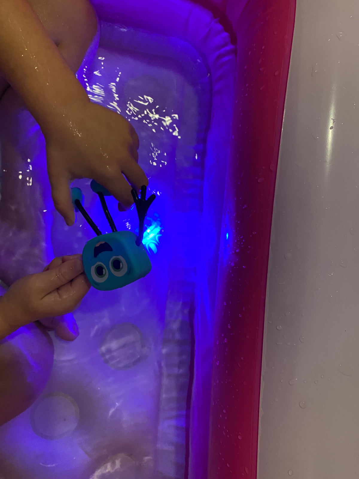 Glo Pals - Blair Pal Light-Up Cubes (lichtgevend badspeelgoed)