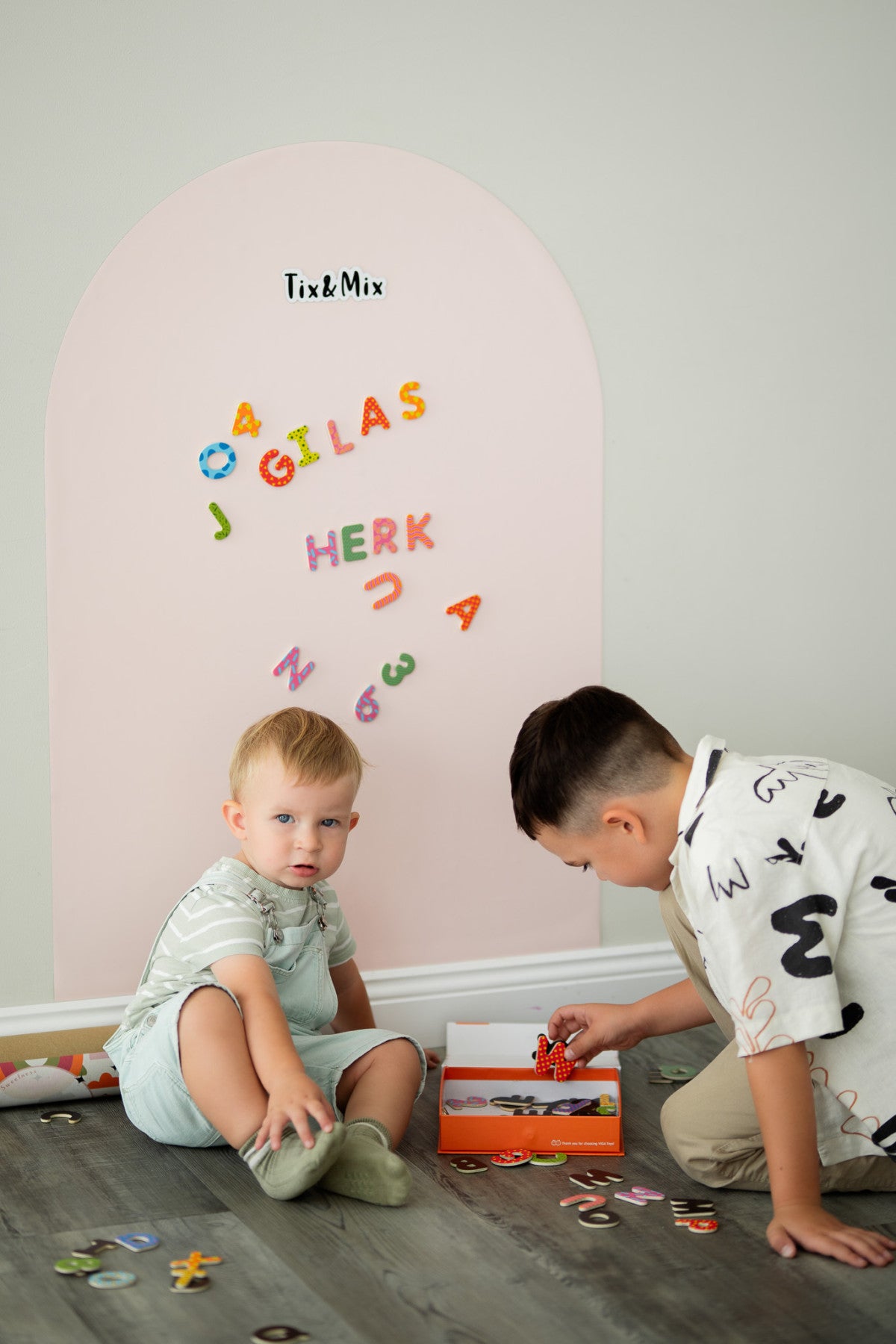 Tix & Mix - Magnetic Wall Board - Pink Sweetness