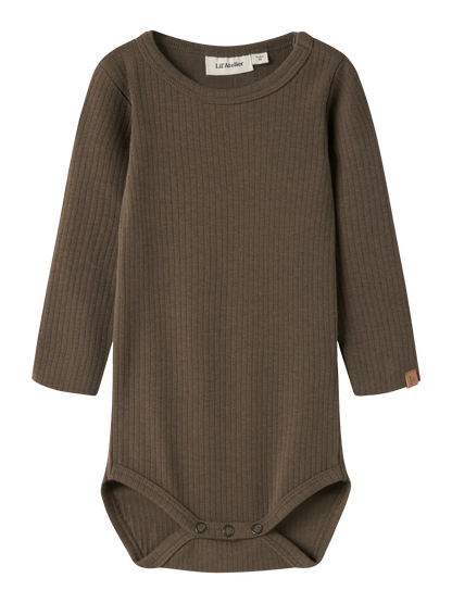 Lil' Atelier - Rib Baby Romper Bruin | Biologisch Katoen & TENCEL™